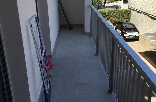 Arcachon Apartment | Central Arcachon - Stylish 2BR Apartment with Balconies near Beach and Train Station