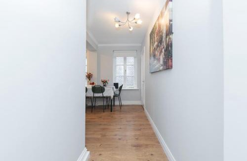 Temple Bar Apartment | Dublin Central Spacious 3BR Apt in Temple Bar