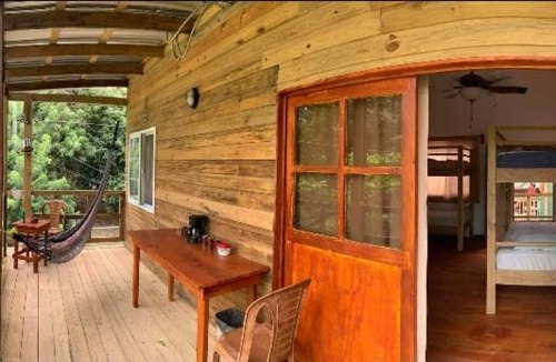 Antoneys Cay Hostel | ONAT CARIBE HOSTEL West end W