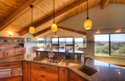 Sea Ranch House | Tranquility Base – Modern Home with Fireplace