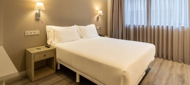 2 Comfortable Apartments w/Balcony for Pet-Friendly Bilbao Getaways in Bilbao