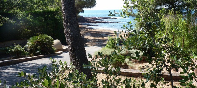 30m from the beach, air-conditioned house, sea view, enclosed garden, ideal for families in Saint-Raphaël