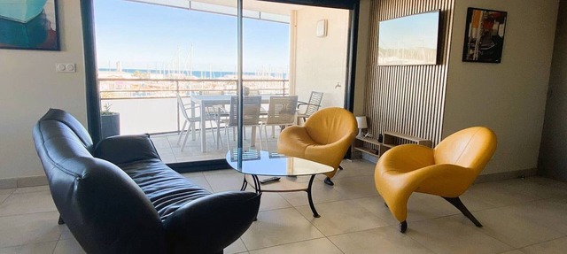 4-star apartment with wifi and parking, steps from the beach in Canet-Plage