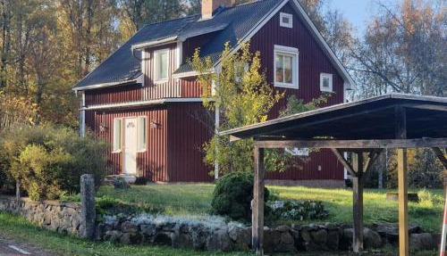 85qm Schwedenhaus mit Booten Tischtennis Grill und nur 15km bis Vimmerby in Södra Vi