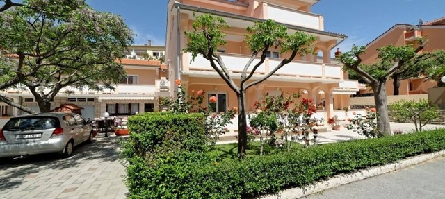 Apartment in Palit with Terrace, Air condition, WIFI, Dishwasher (820-3) in Palit