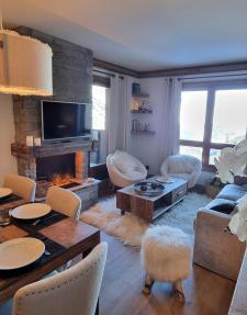 Arcs 1950 Appartement Luxe type chalet 5 à 7 personnes Vue imprenable sur le Montblanc skis aux pieds in Bourg-Saint-Maurice