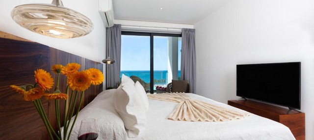Blue view beauty! Beachfront condo with large private terrace in Bucerías