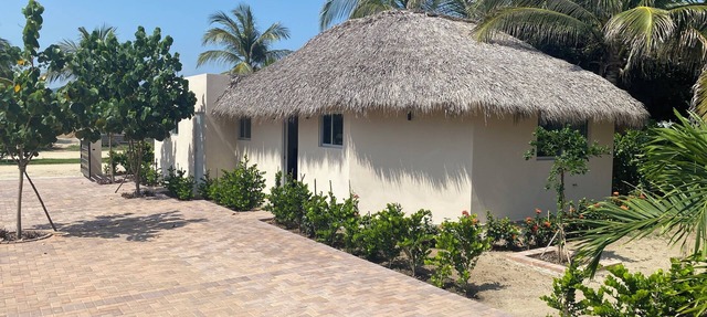 Bungalow direct access to the beach for two people private bathroom equipped kitchen in SANTA MARIA COLOTEPEC