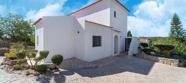 Casa O Sonho near Faro with private pool in Faro