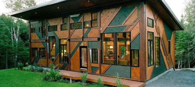 Chalet with unique and spectacular architecture! in Val-David