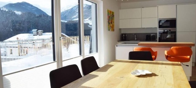 Charming holiday home with whirlpool in Strassen