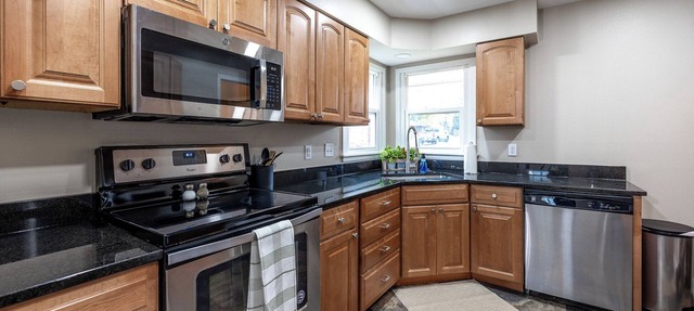 Charming Newly Renovated 3BR retreat – West Des Moines comfort! in West Des Moines