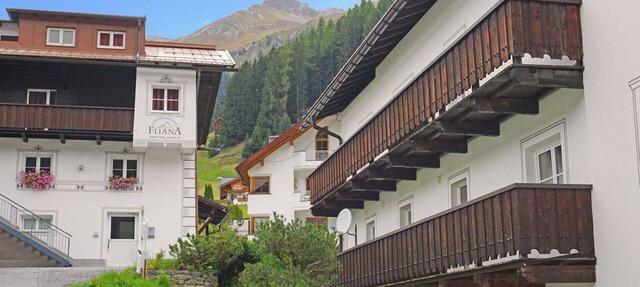 Cosy apartment for 4 people with WIFI, TV, balcony, pets allowed and panoramic view in Ischgl