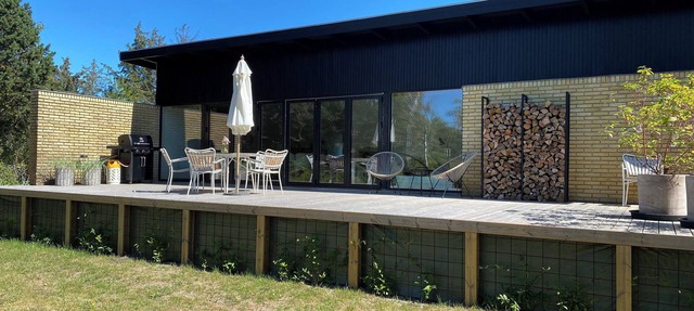 Cottage with 400 m to the water and the marina. in Østerby Havn