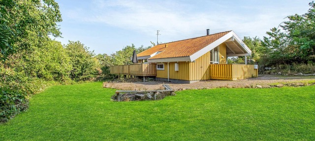 Cozy home in Allinge with kitchen in Allinge