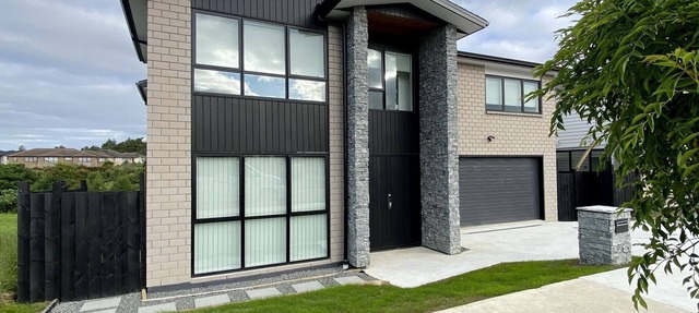 Extra-Large Brand-New House 9 Bedrooms 6 Bathrooms in Auckland