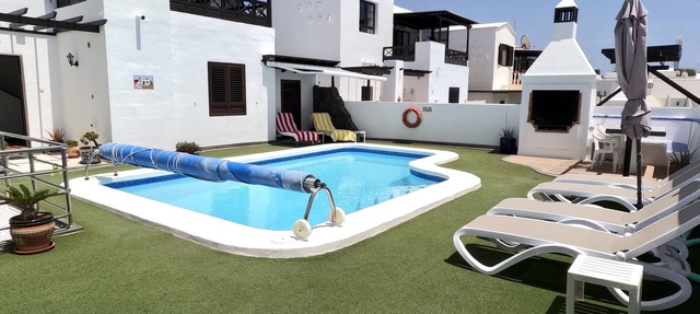 Fabulous Detached Villa in Premier Location, Full Air Con, Heated Pool, Wi-Fi + in Puerto del Carmen