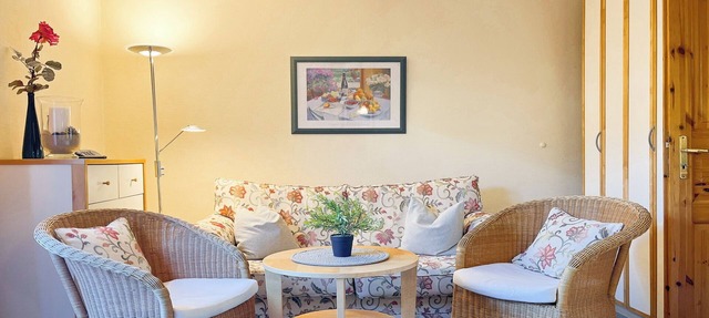 Gästehaus Karstadt Apartment 01 - Rosengarten - Ostseebad Boltenhagen in Ostseebad Boltenhagen
