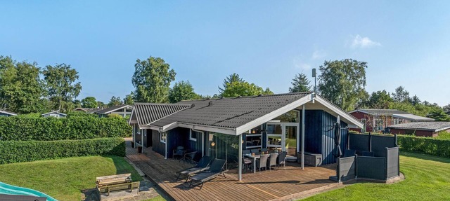 Gorgeous home in Hadsund with kitchen in Hadsund