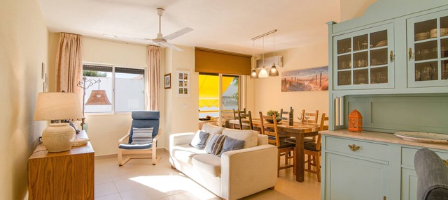 Holiday Apartment “Tiagos” with Balcony, Air Conditioning & Wi-Fi in Faro