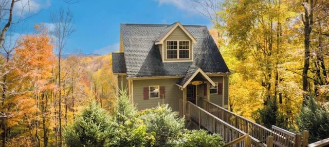 Location! Charming mountain retreat at 4000' elevation with stunning views. in Seven Devils