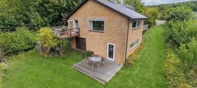 Lovely home in Allinge with kitchen in Allinge