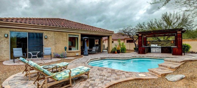Luxe Couples Retreat w/Pool & Outdoor Kitchen! in Phoenix