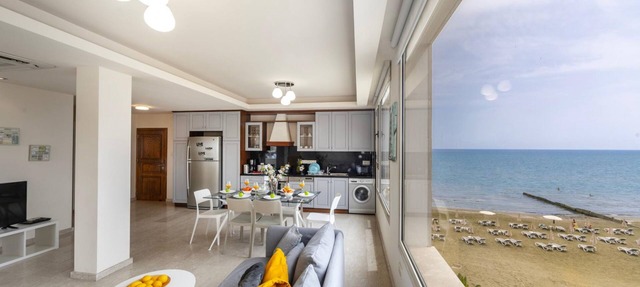Mackenzie Eftyhia Beachfront Suite in Larnaca