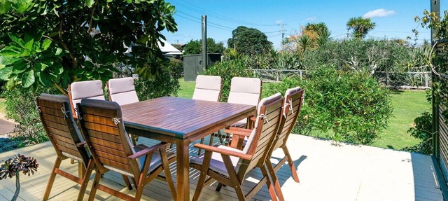 Moa Bach - Blackpool Holiday Home in Oneroa