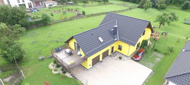 Modern, new apartment with a spacious roof terrace, Cycling & Family Friendly in Unterwellenborn