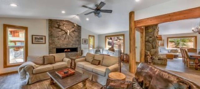 Mountain Home, Close to Beach, Hot Tub and Shuffle Board in ZEPHYR COVE