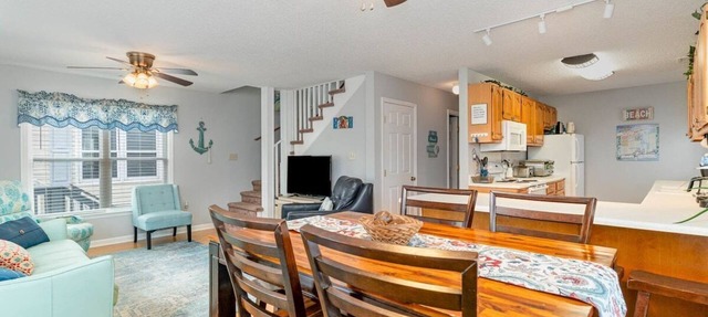 🌊OCEANVIEW, SLEEPS UP TO 11, TWO COMPLIMENTARY GOLF CARTS, SMALL DOG-FRIENDLY🐶 in Myrtle Beach