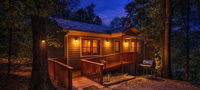 Outlook Cabin! Explore N Ga near Helen! in Clarkesville