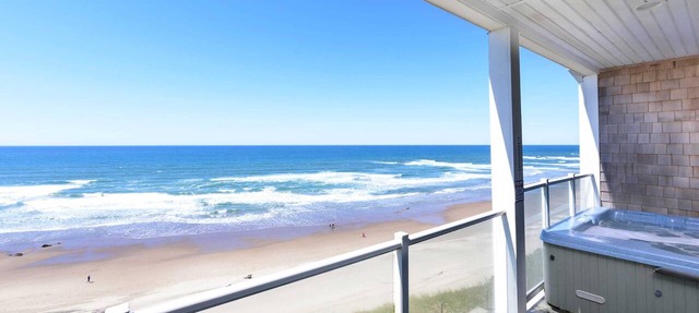Pacific Life Condo, Ocean View Hot Tub & Pool in Lincoln City
