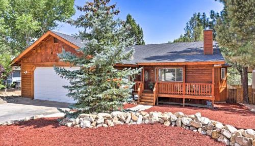 Pet-Friendly Big Bear Cabin ~ 6 Mi to Ski Resorts! in Sugarloaf