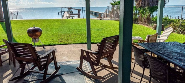 Pet-Friendly Waterfront Bayhouse with 300-Ft Fishing Pier in San Leon