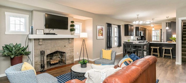 Quaint Cedar Rapids Home - 1 5 Mi to Downtown in Cedar Rapids