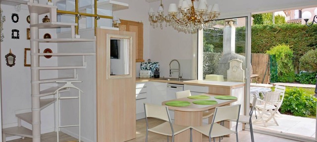 Quiet, close to everything and very practical to visit the region - WIFI - AIR CON - BABY. in Villeneuve-Loubet