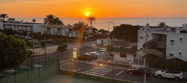Recently renovated corner apartment with great sea views! in Maspalomas