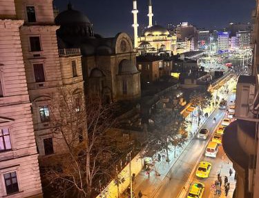 Riddim apartment in Istanbul