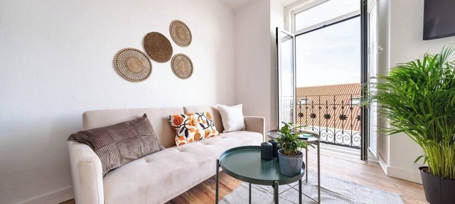 Riverfront Elegance | 4+1BR Spacious Retreat in Lisboa