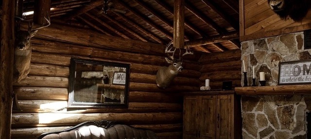 Rustic Log Cabin - Nestled in the trees perfect for privacy. A retreat awaits :) in Clearwater County