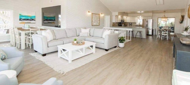 Semi oceanfront house with outdoor pool and cabana - steps to beach in Virginia Beach