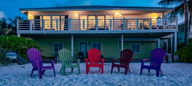 SEPT. OCT. SPECIALS ,BEACHFRONT, PRIVATE BEACH ON THE WATERFRONT, Bring your Dog in Anna Maria