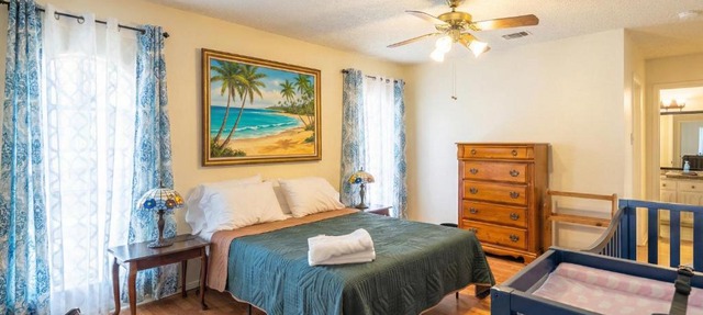 Spacious 4BR with Private Pool, Near Six Flags in San Antonio