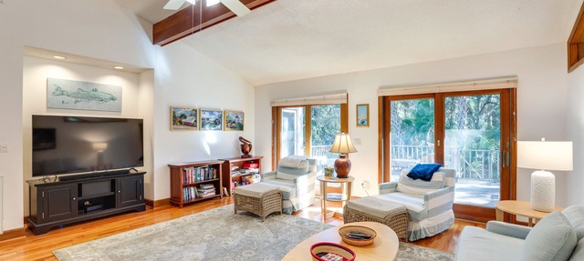 Spacious Kiawah Island Home w/Deck, Walk to Beach in Johns Island