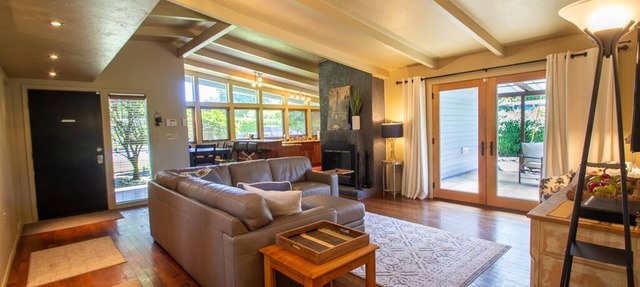 Sparkling Clean Mid Century Modern Home in Ferry Street Bridge Area in Eugene
