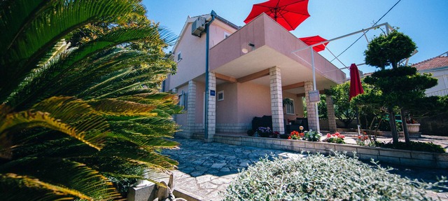 Split Podstrana: House with garden in Split-Podstrana