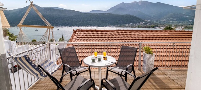 Studio Apartment "Chakalaka 5" with Sea View, Shared Pool & Wi-Fi in Leykada