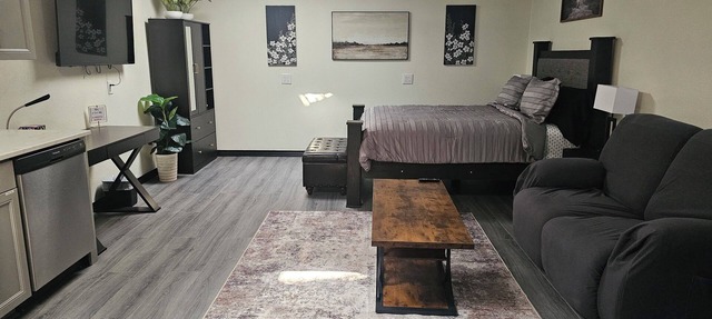 Studio style Private Guesthouse-Wall St/Andrews Hwy in Midland